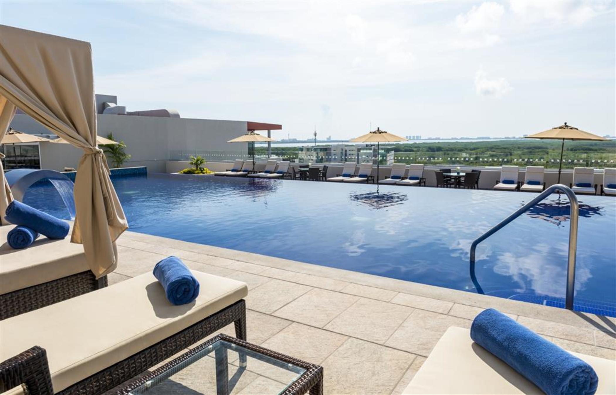 Four Points By Sheraton Cancun Centro Exteriér fotografie